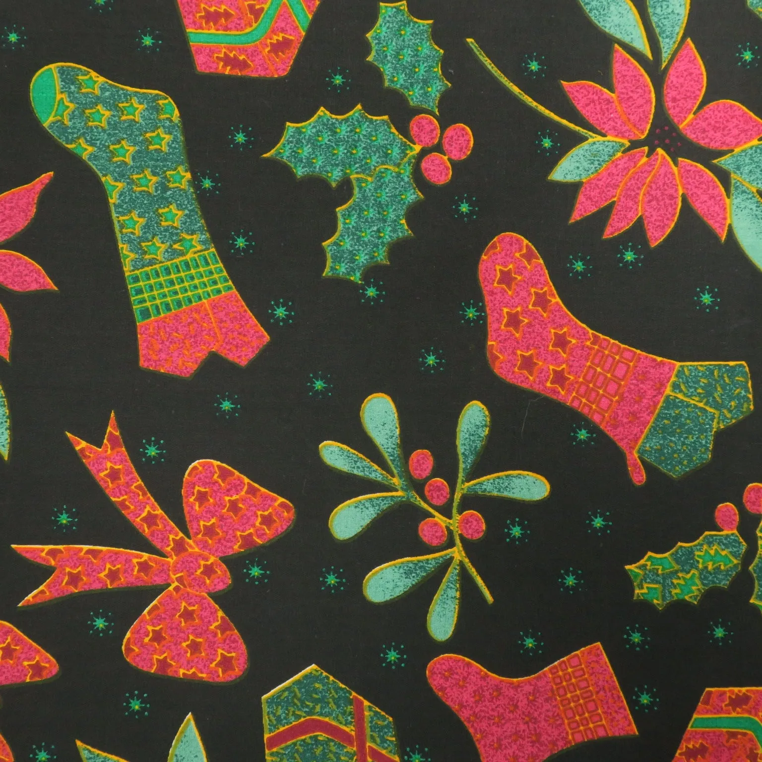 Bows, Stocking, Presents Pattern Printed Cotton Blended Broadcloth