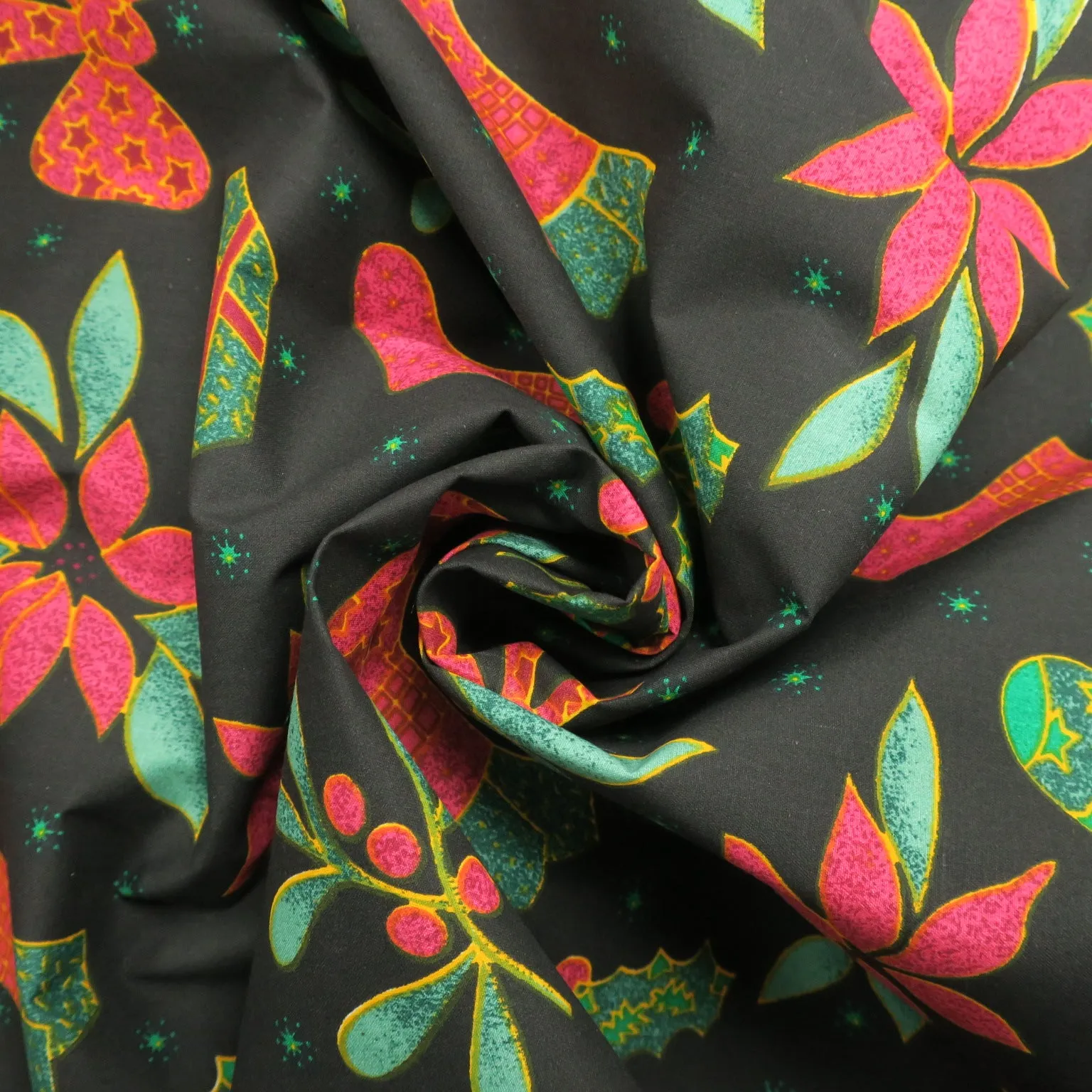 Bows, Stocking, Presents Pattern Printed Cotton Blended Broadcloth
