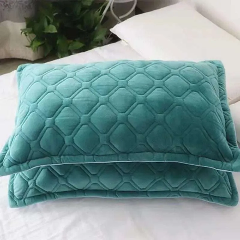 Winter Bliss Velvet Pillowcase